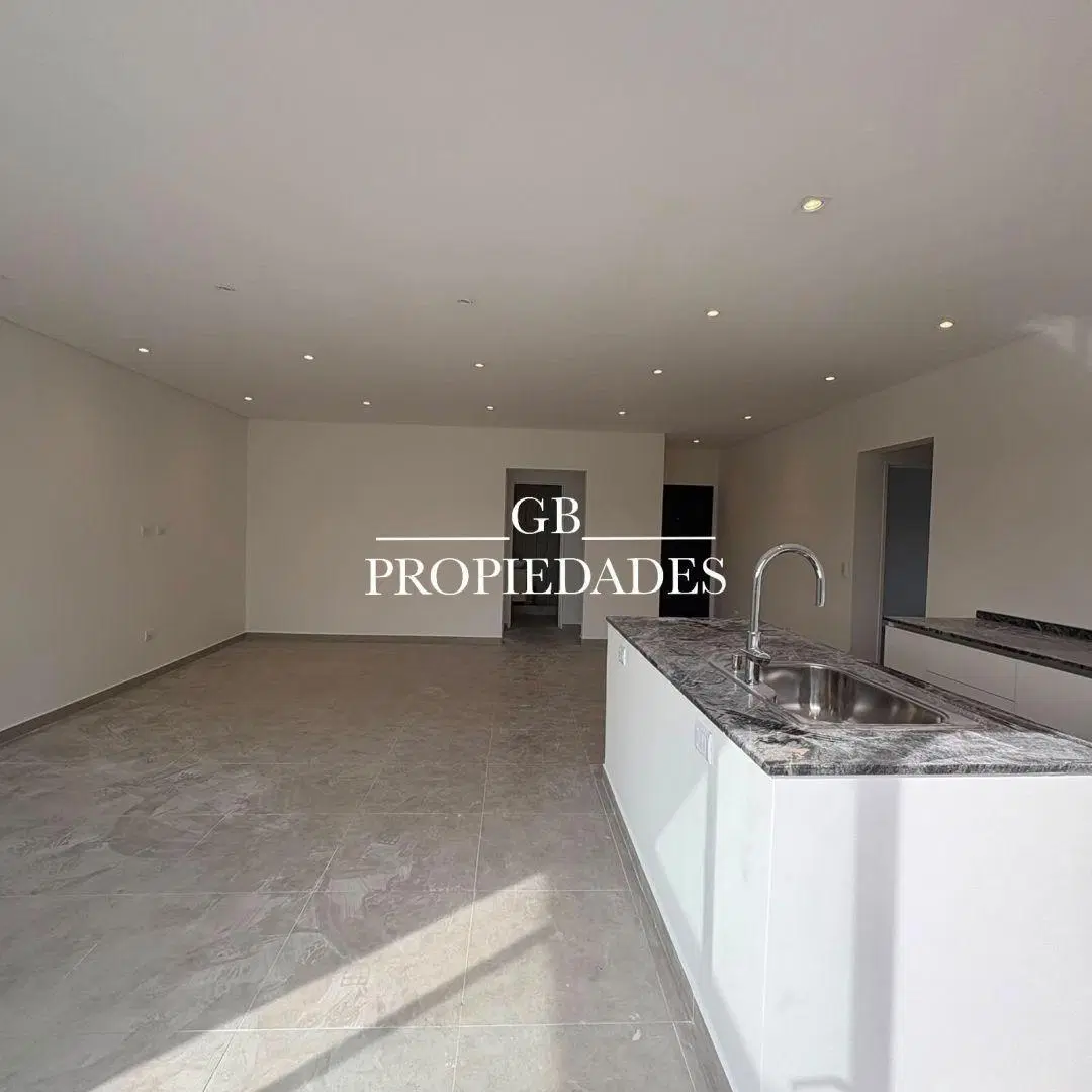 Venta de Casa 5 Ambientes en Santa Lucia, Pilar 4