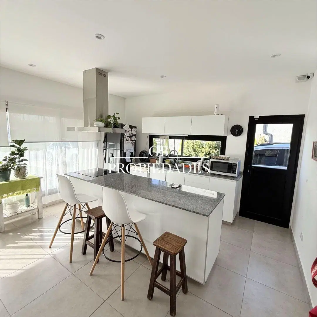 Venta de Casa 6 Ambientes en Santa Emilia, Pilar 1