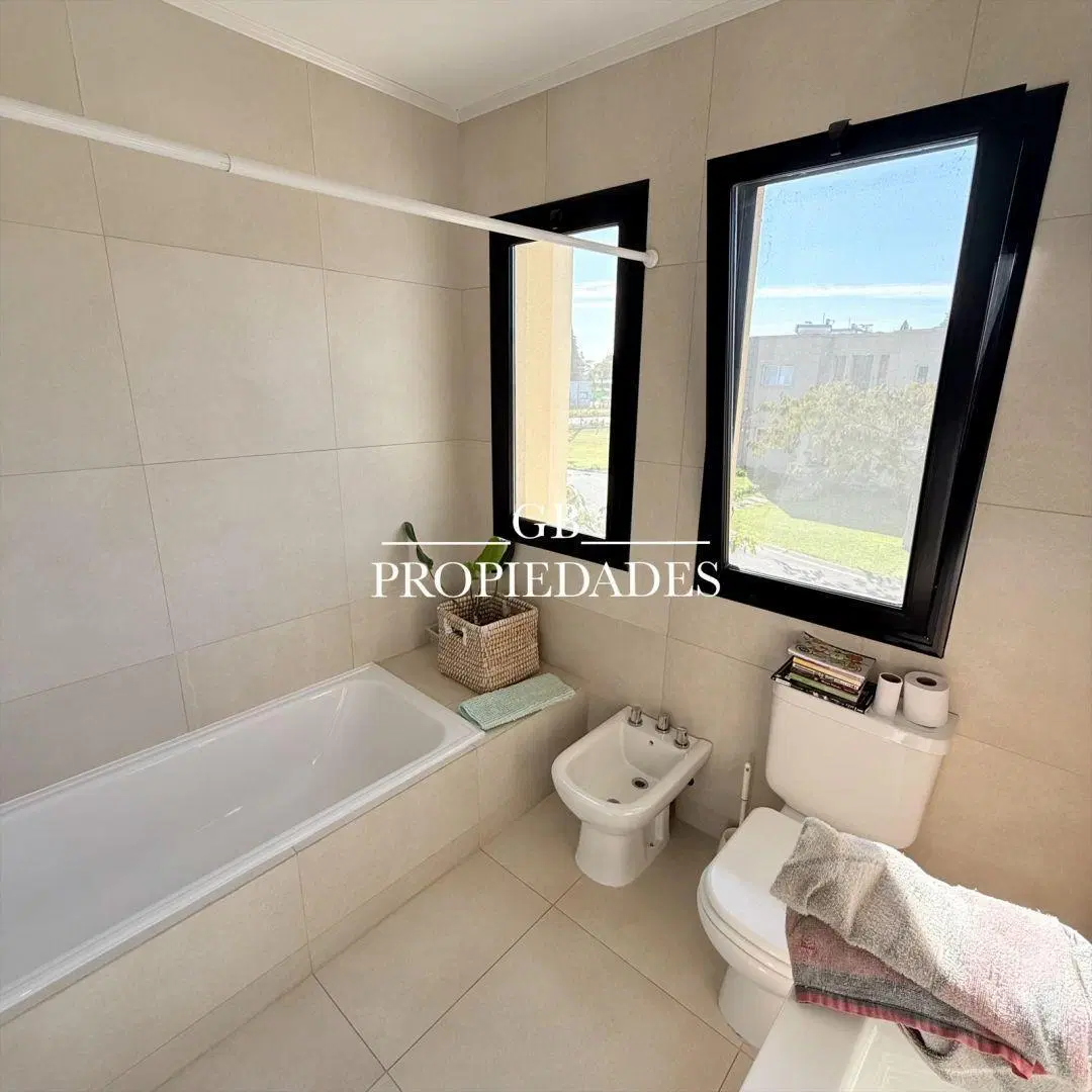 Venta de Casa 6 Ambientes en Santa Emilia, Pilar 2
