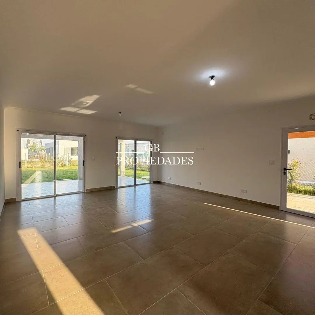 Venta de Casa 4 Ambientes en Santa Emilia, Pilar 4