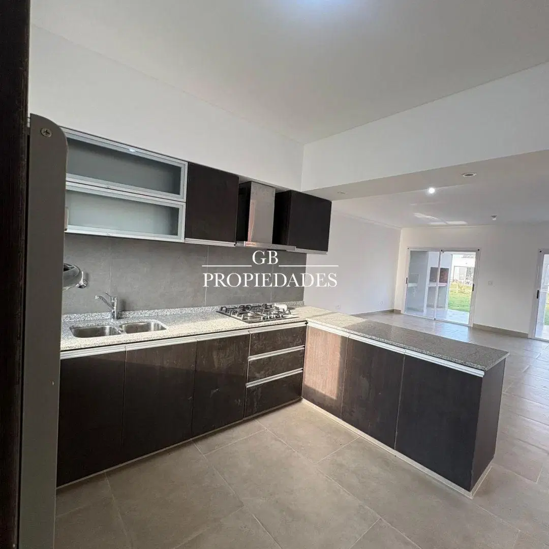 Venta de Casa 4 Ambientes en Santa Emilia, Pilar 8