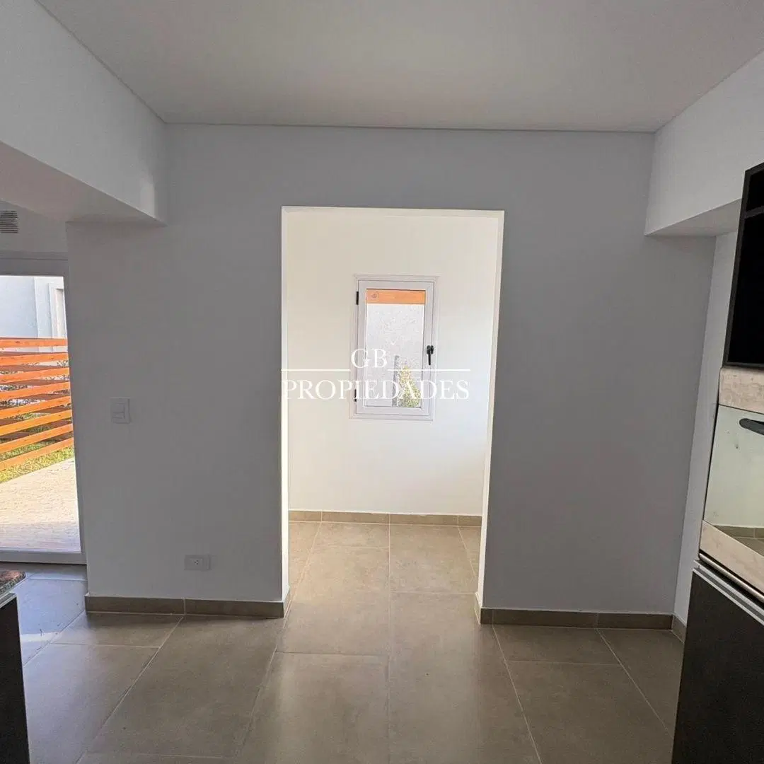 Venta de Casa 4 Ambientes en Santa Emilia, Pilar 5