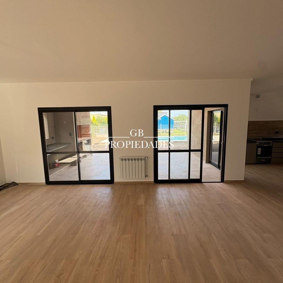 Foto de Venta de Casa 4 Ambientes en San Ramón, Pilar, imagen 1