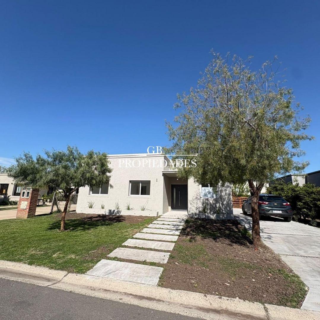 Foto de Venta de Casa 4 Ambientes en Santa Emilia, Pilar, imagen 1