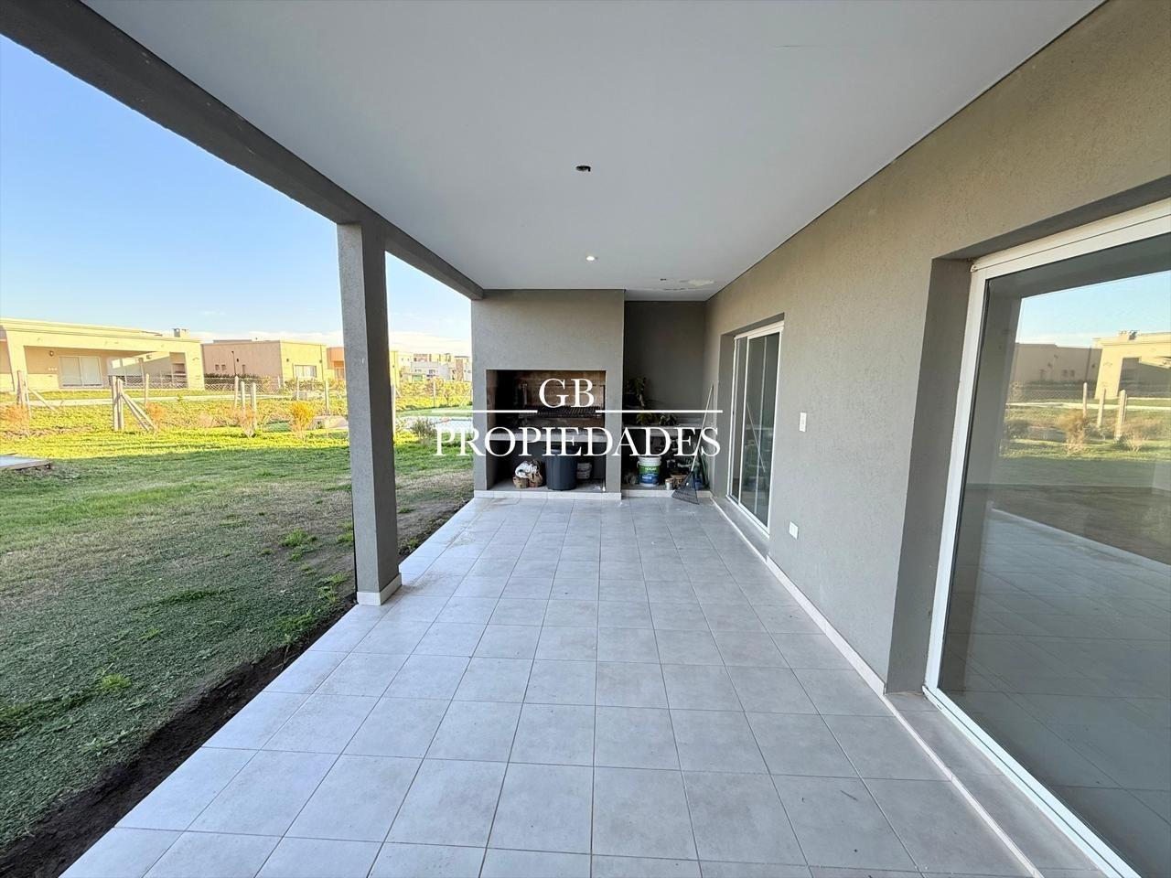 Foto de Venta de Casa 4 ambientes en Santa Lucia, Pilar, imagen 4