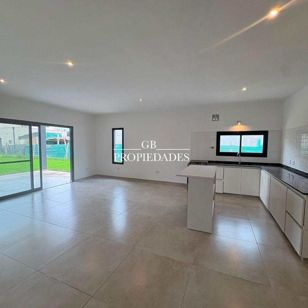 Foto de Venta de Casa 4 Ambientes en San Ramón, Pilar, imagen 2