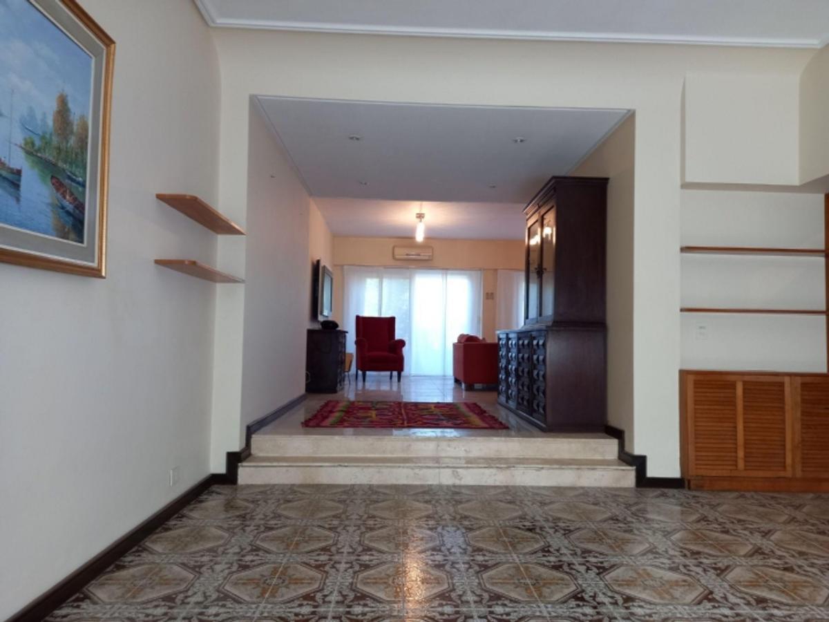 Casa 6 Ambientes Parque Pileta Venta Urquiza 3
