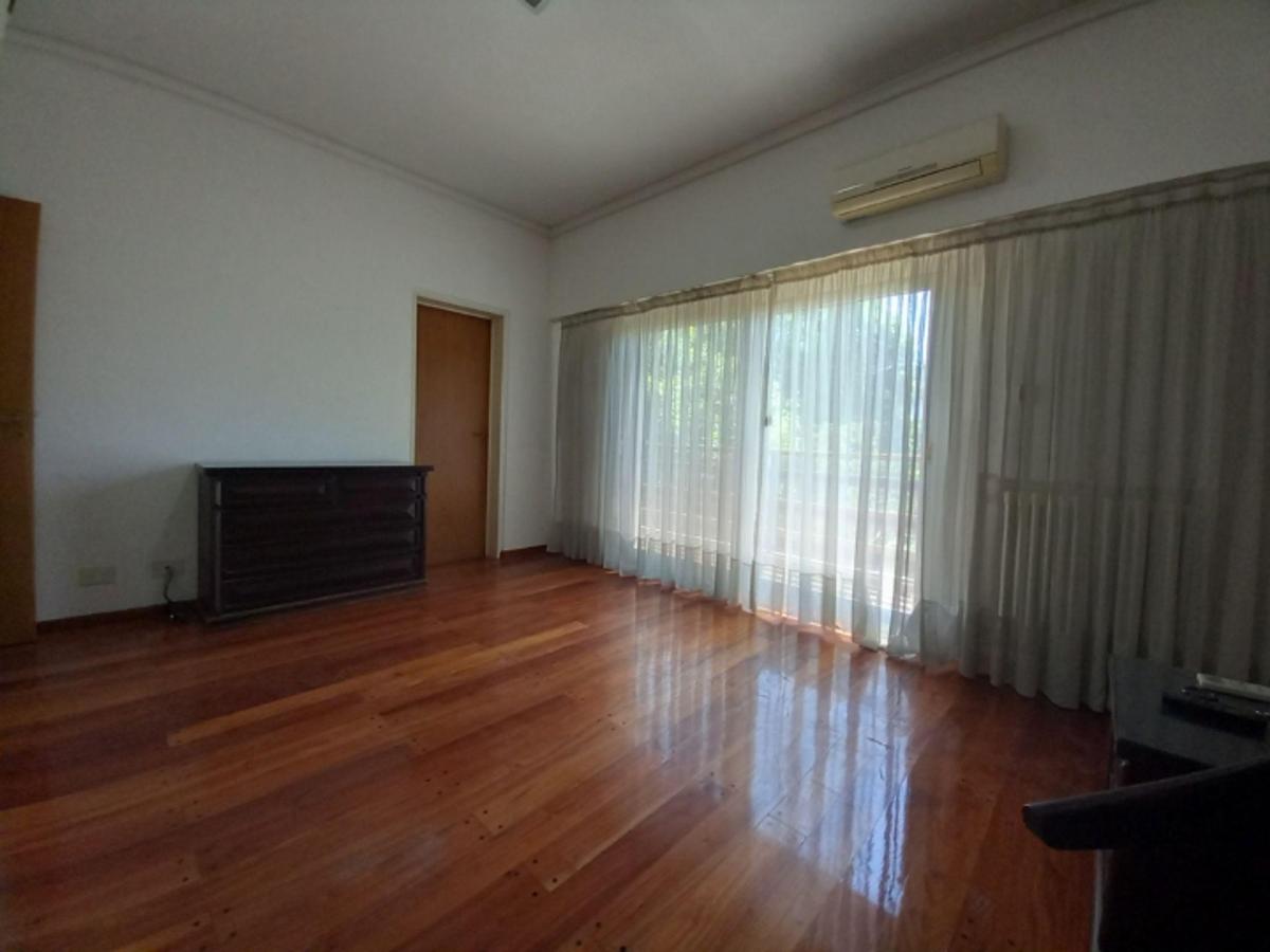 Casa 6 Ambientes Parque Pileta Venta Urquiza 4