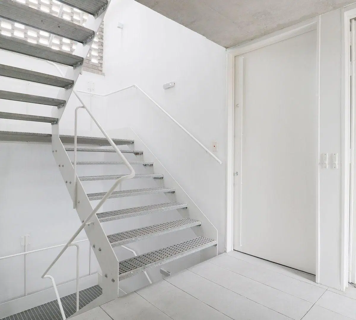 Monoambiente con balcón francés a estrenar 3
