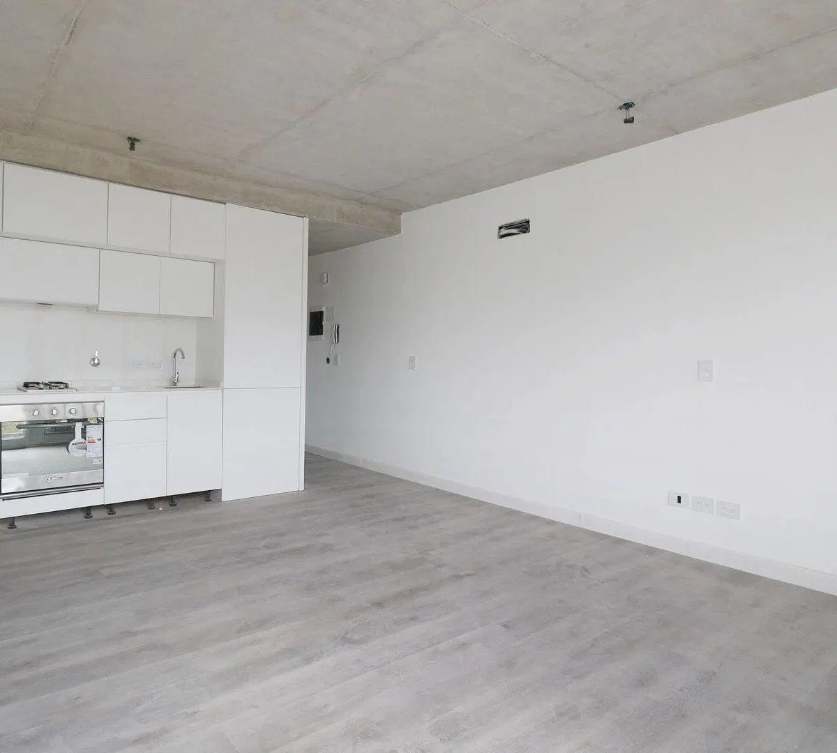 Monoambiente con balcón a estrenar 3