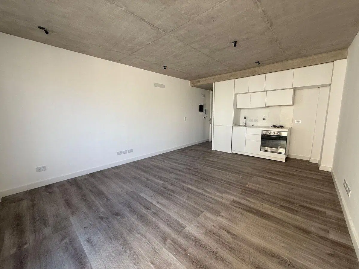 Monoambiente con balcón francés a estrenar 3