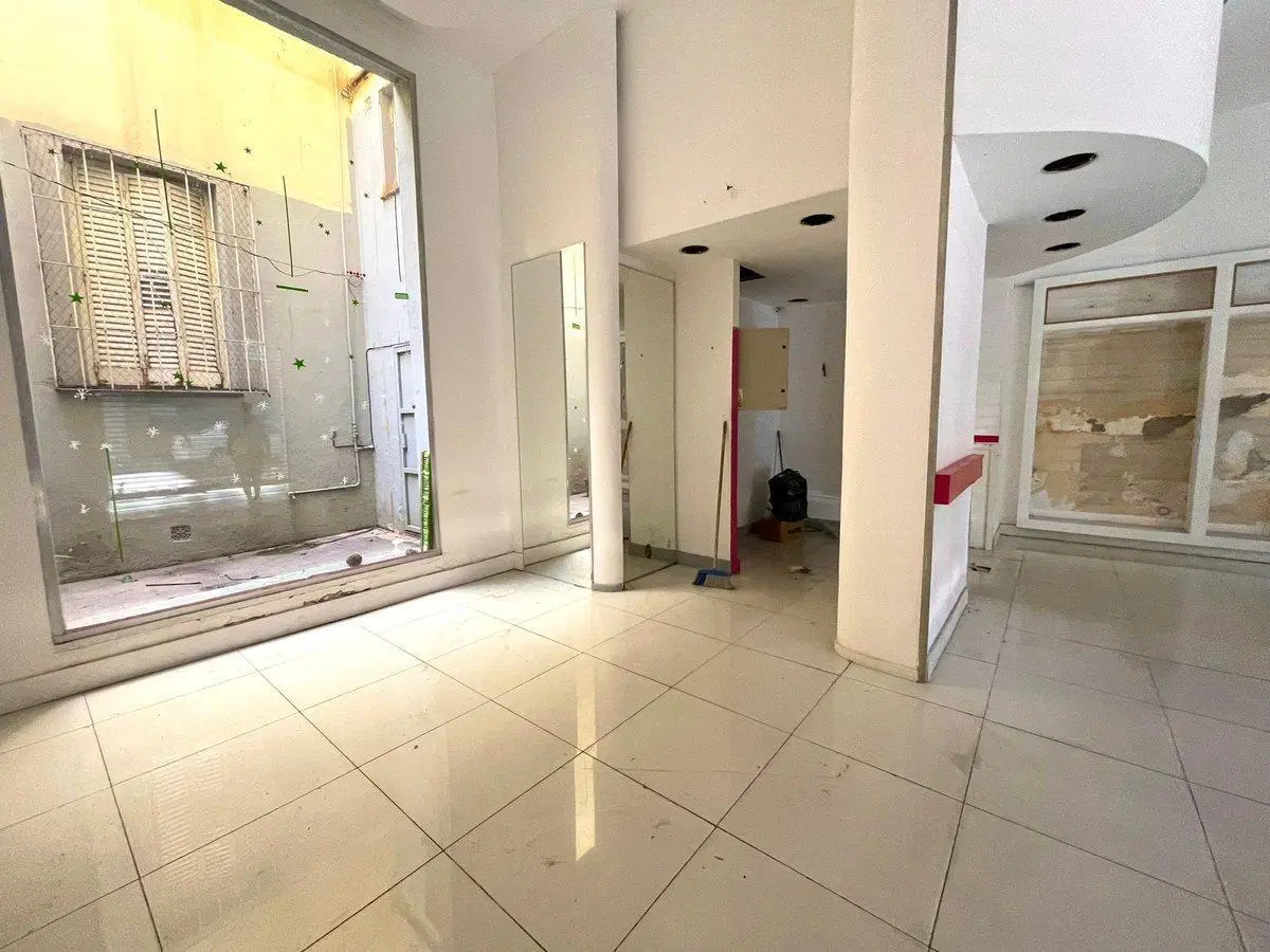 VENDE LOCAL COMERCIAL 70 m2 CUB FLORES 3