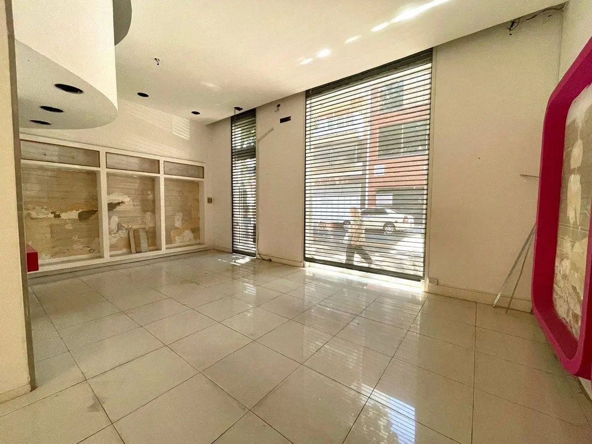 VENDE LOCAL COMERCIAL 70 m2 CUB FLORES 4