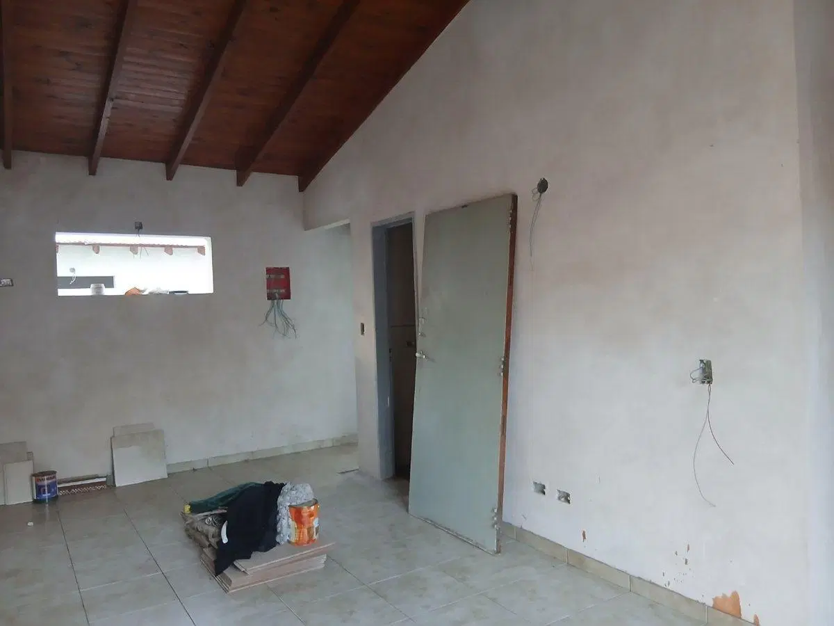 Venta de monoambiente con balcón en Villa Lynch 5