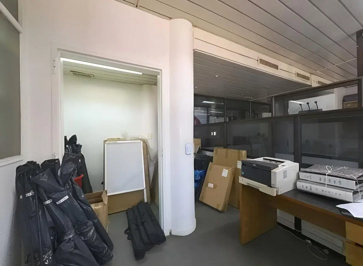 Oficina Premium 225 m2 frente a UADE - Seguridad 4