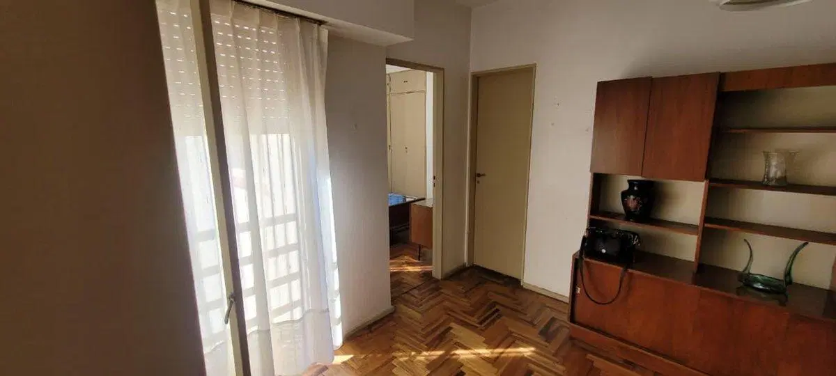 DEPARTAMENTO 2 AMBIENTES CONTRAFRENTE CON COCHERA 5