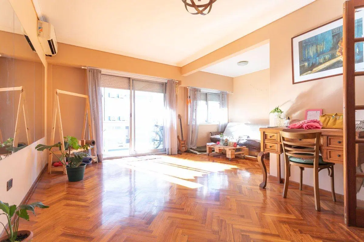 Venta 3 amb Coglhan al frente con balcon PURO SOL 2