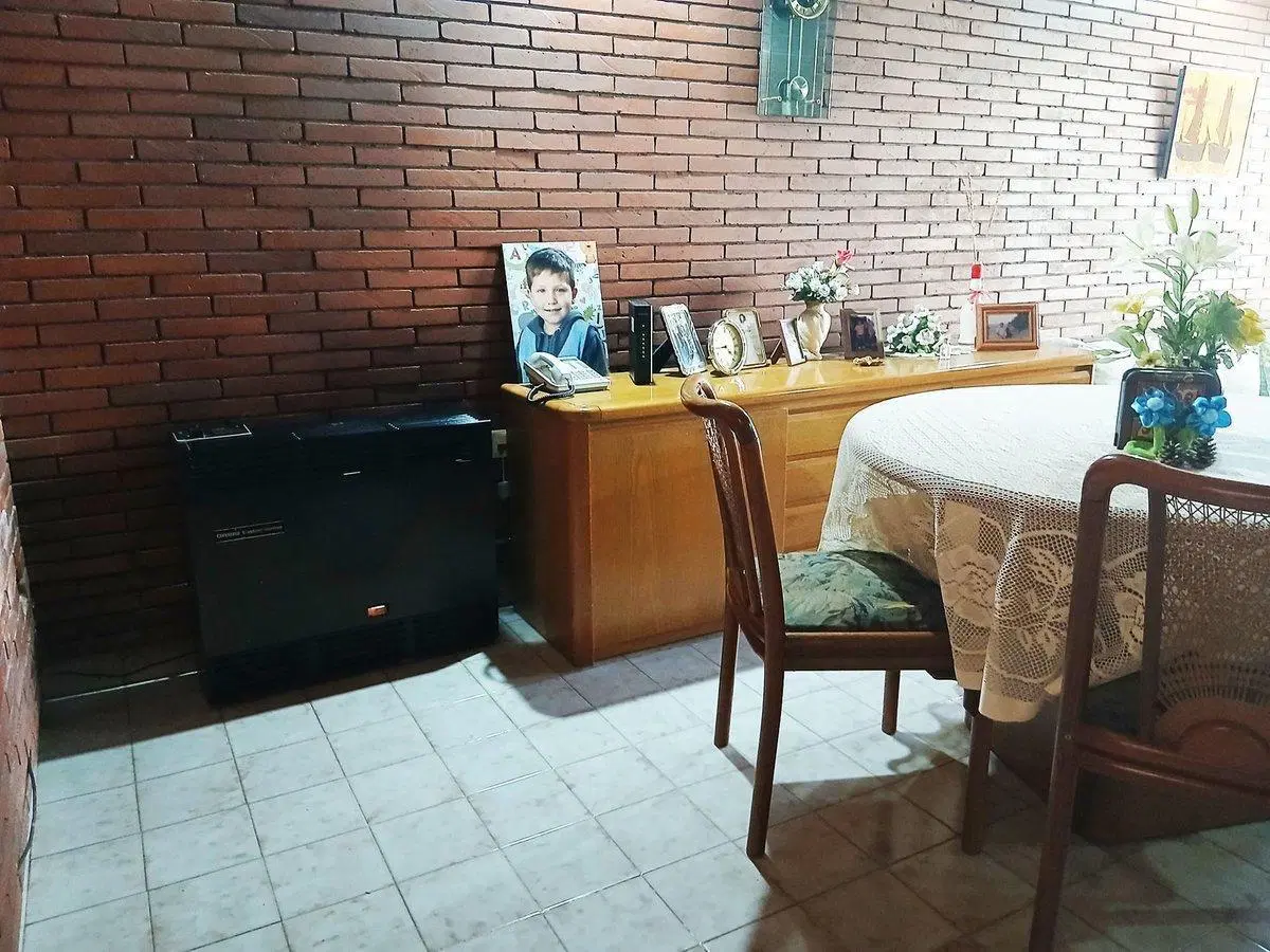 Venta chalet 3 ambientes con piscina y cocheras 4
