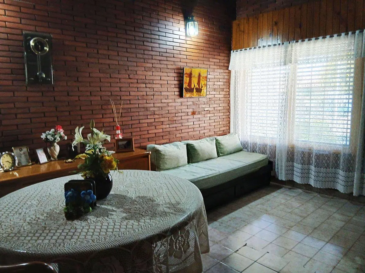 Venta chalet 3 ambientes con piscina y cocheras 5
