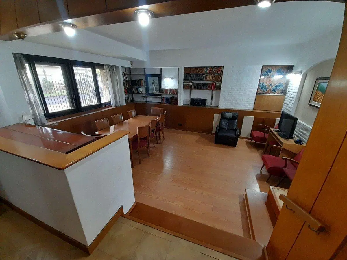 CASA 5 DORMITORIOS 3 BAÑOS APTA CREDITO 680 M2 TOT 4