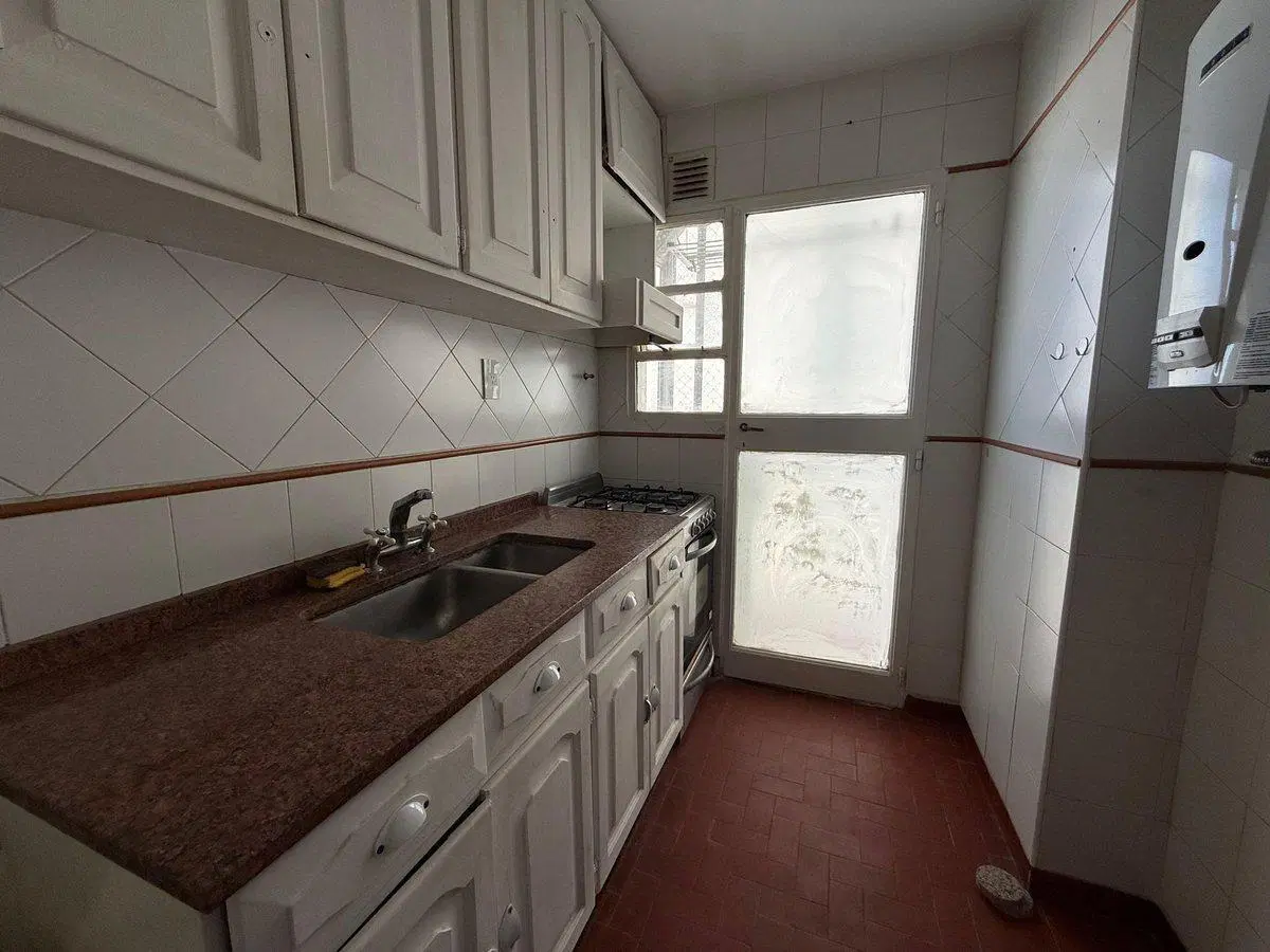 Tres ambientes, luminoso, cómodo y funcional 2