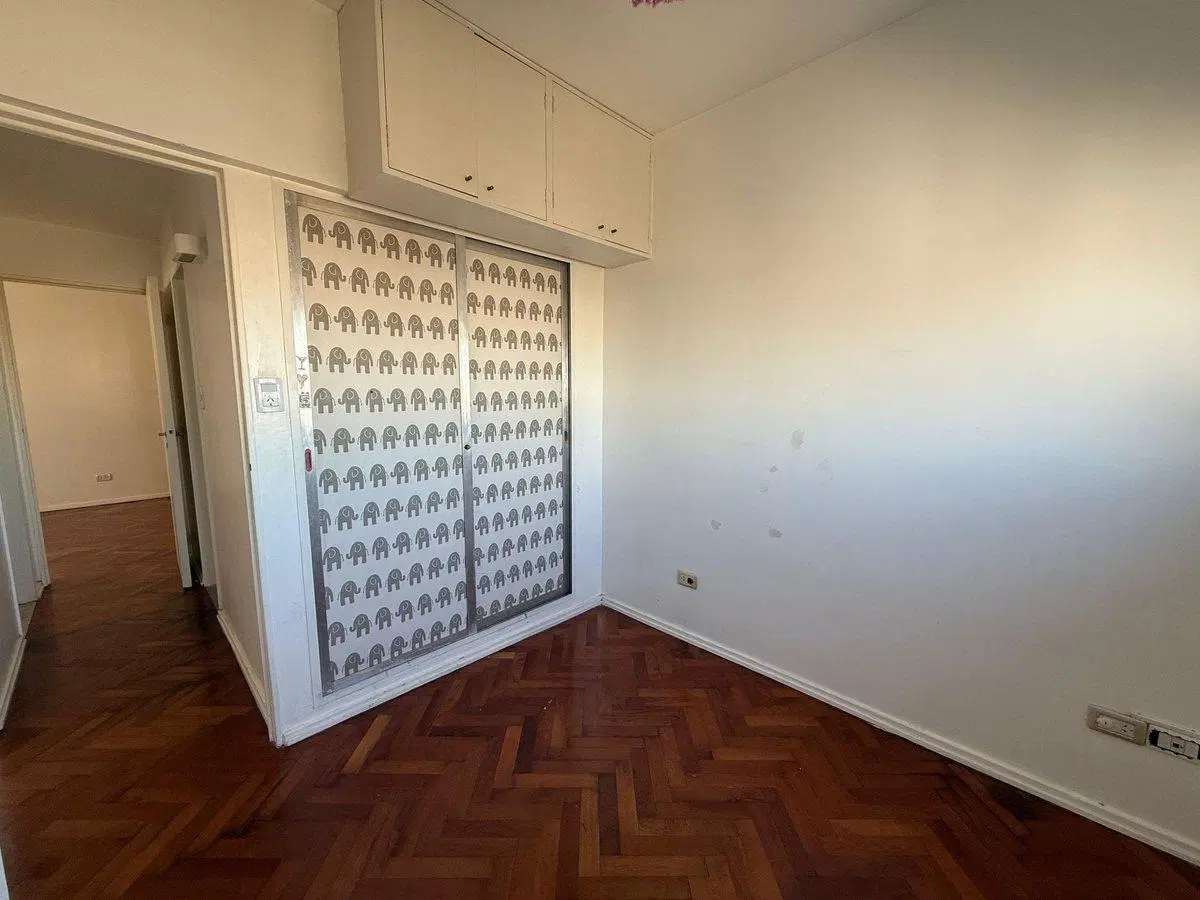 Tres ambientes, luminoso, cómodo y funcional 3