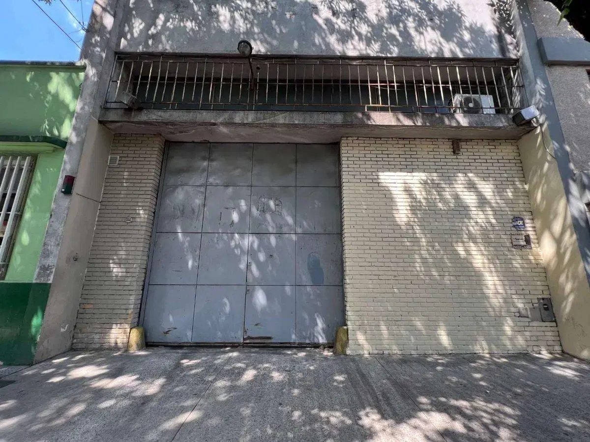 Alquiler deposito c/oficinas Liniers - 1.026m2 2