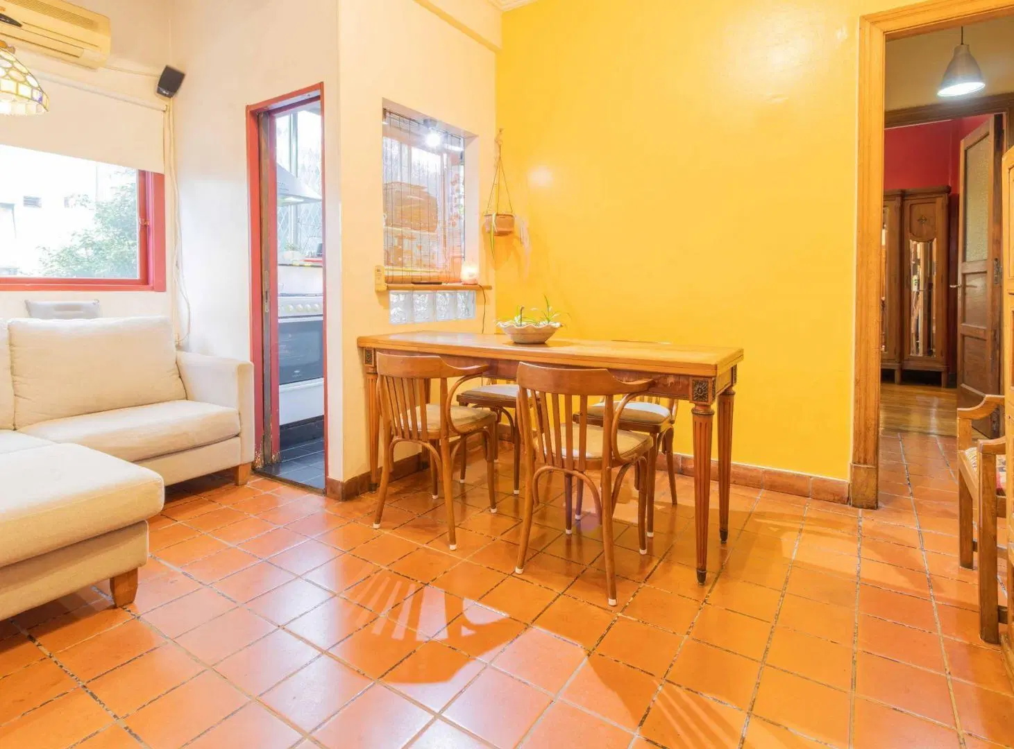 Venta Hogar Obrero: 3 Amb + Escritorio y Mucha Luz 2