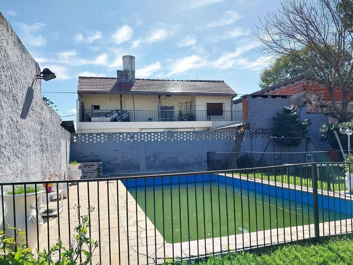 Venta lote de terreno 440 m2 con quincho y pileta 4