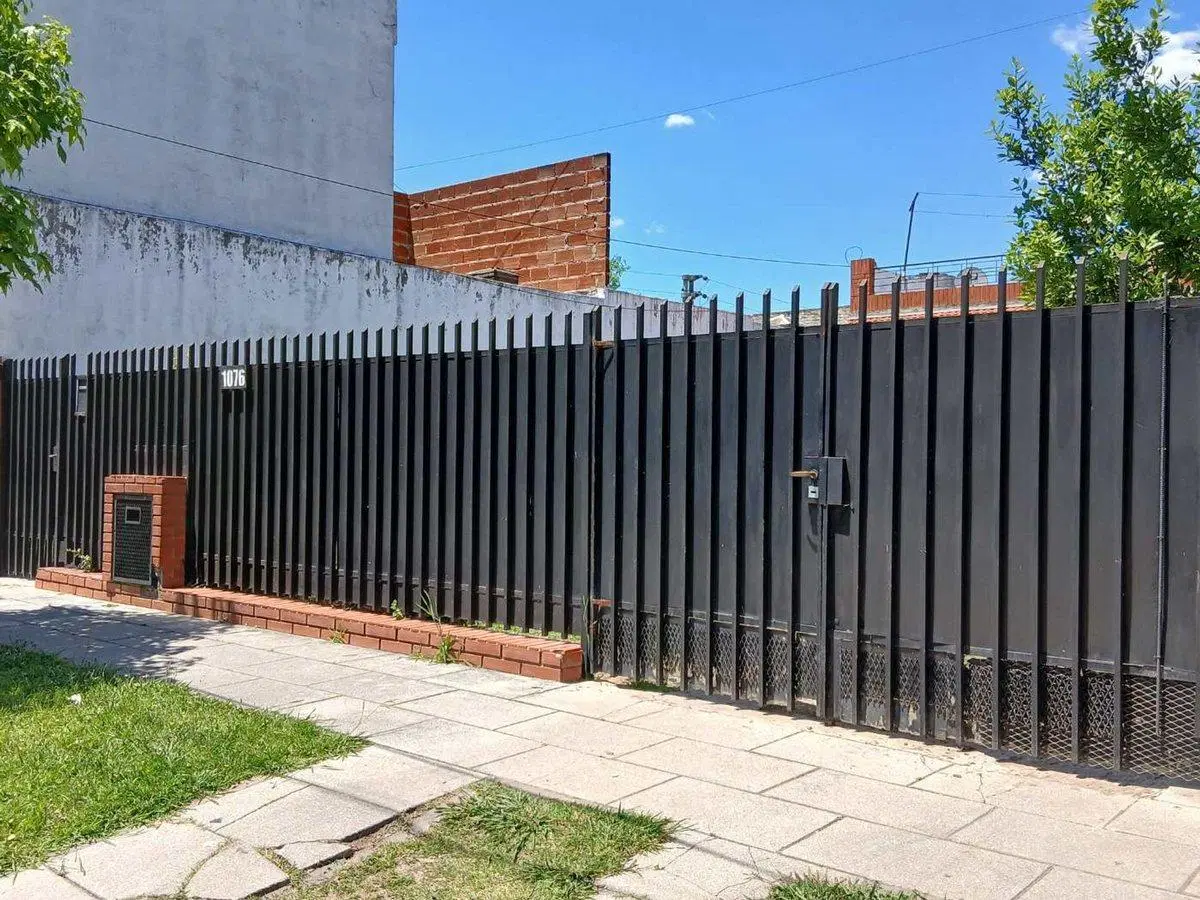 Venta de casa 5 ambientes-Cocheras- Apto crédito 8