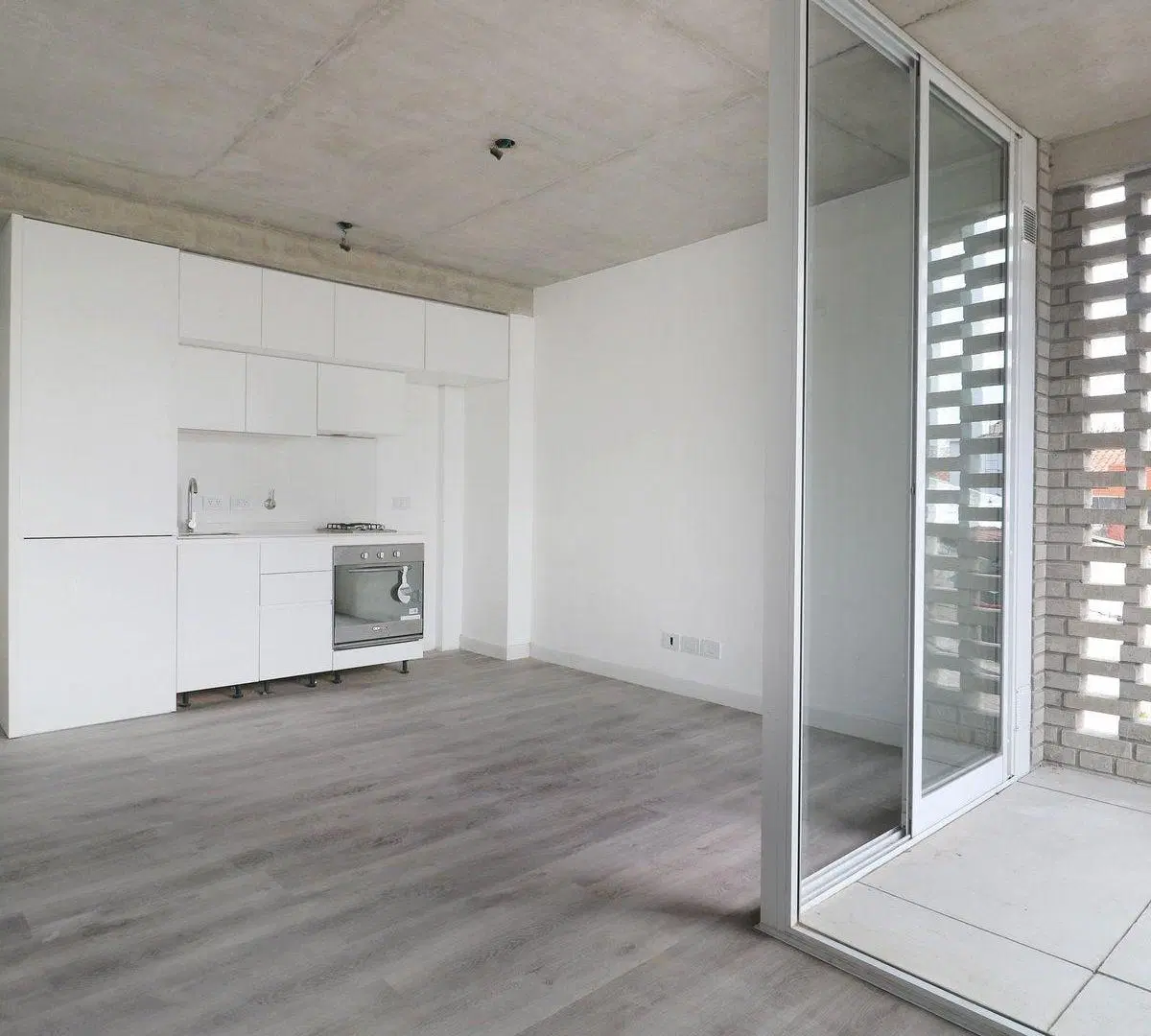 Monoambiente con balcón a estrenar 3