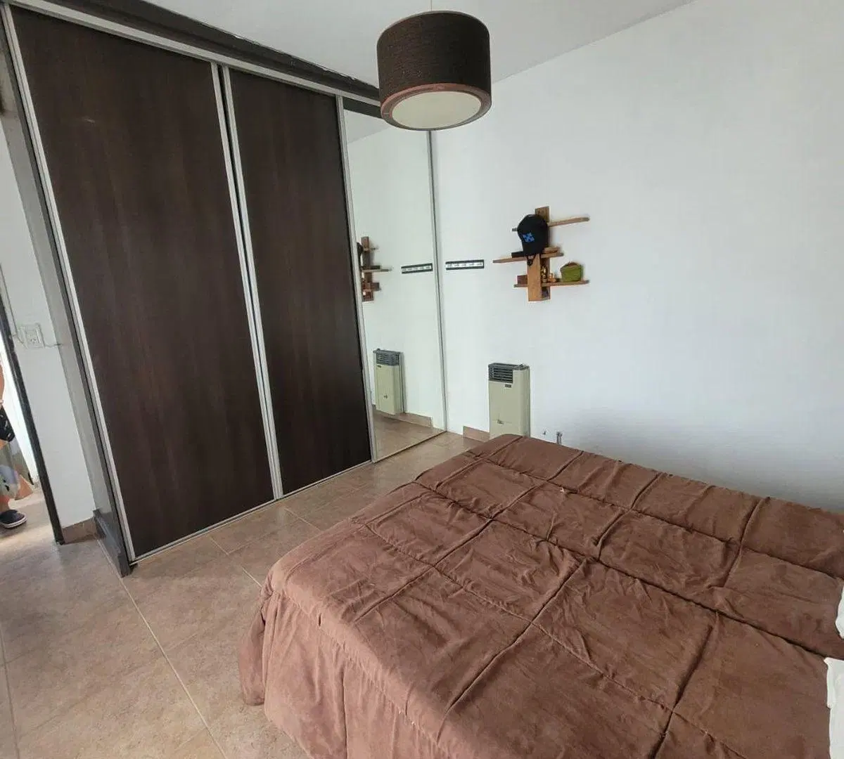 CASA EN LOTE PROPIO CON PARQUE Y PARRILLA 2