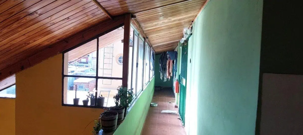 CASA MULTIFAMILIAR EN DOS PLANTAS GONZALEZ CATAN 5