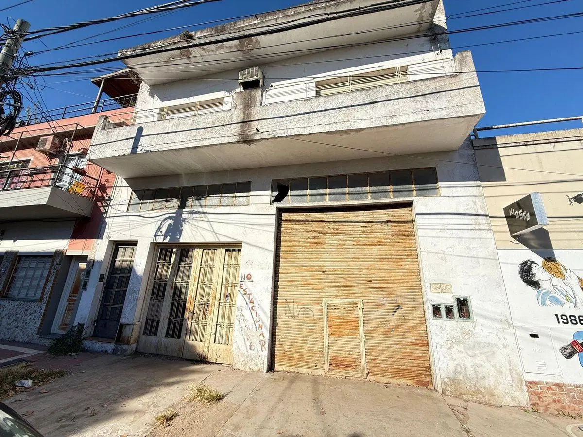 Terreno / galpon a refaccionar 340m2 cub totales 2