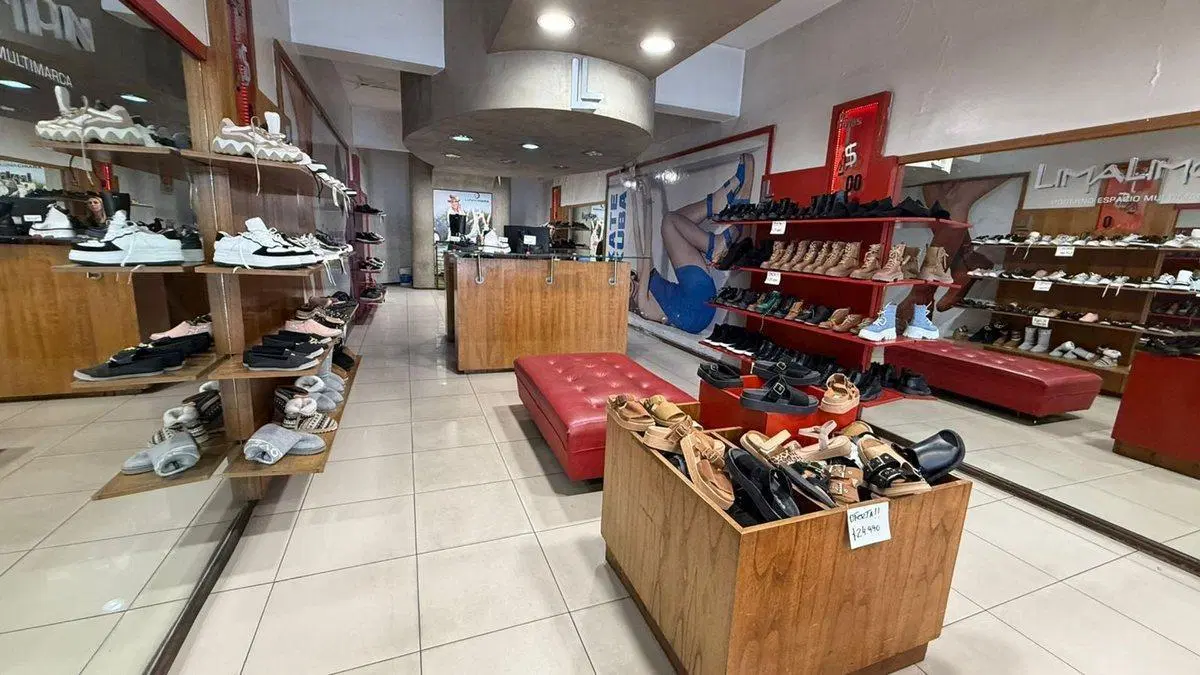 VENDE LOCAL COMERCIAL 275M2 LINIERS 4
