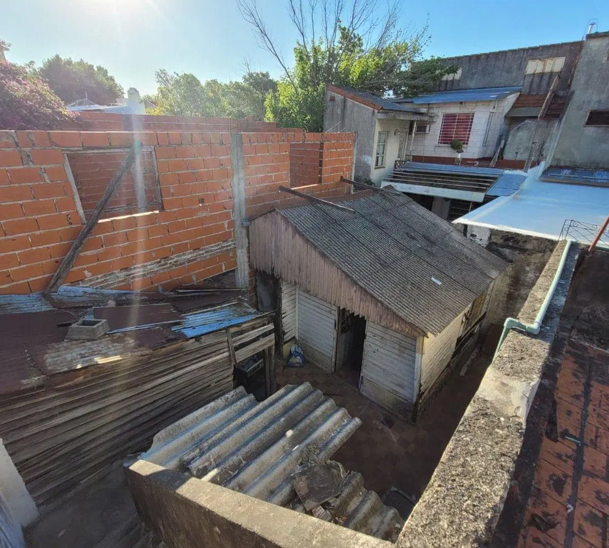 CASA EN LOTE PROPIO A RECICLAR 3