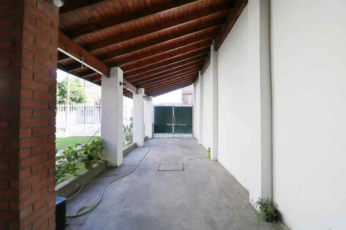 Casa 3amb con cochera y jardín en Villa Bosch 2