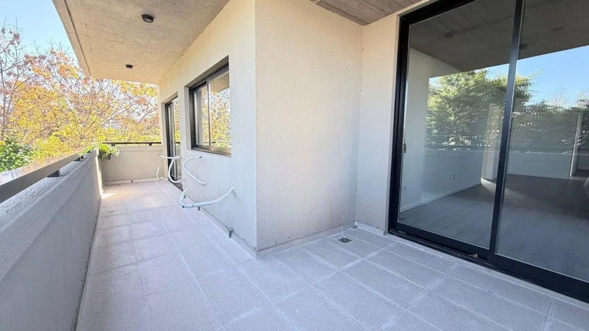 VENDE DEPTO 4 AMBIENTES AL FRENTE  DEVOTO 4