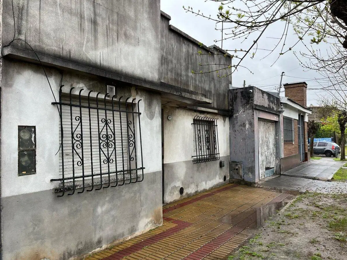 Dos PH en lote único – Esquina en Monte Chingolo 2