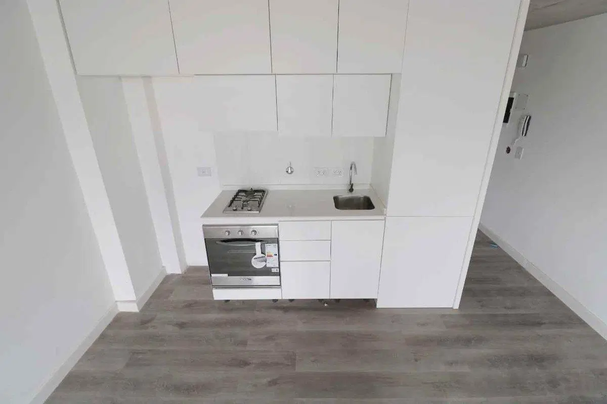 Monoambiente con balcón francés a estrenar 4