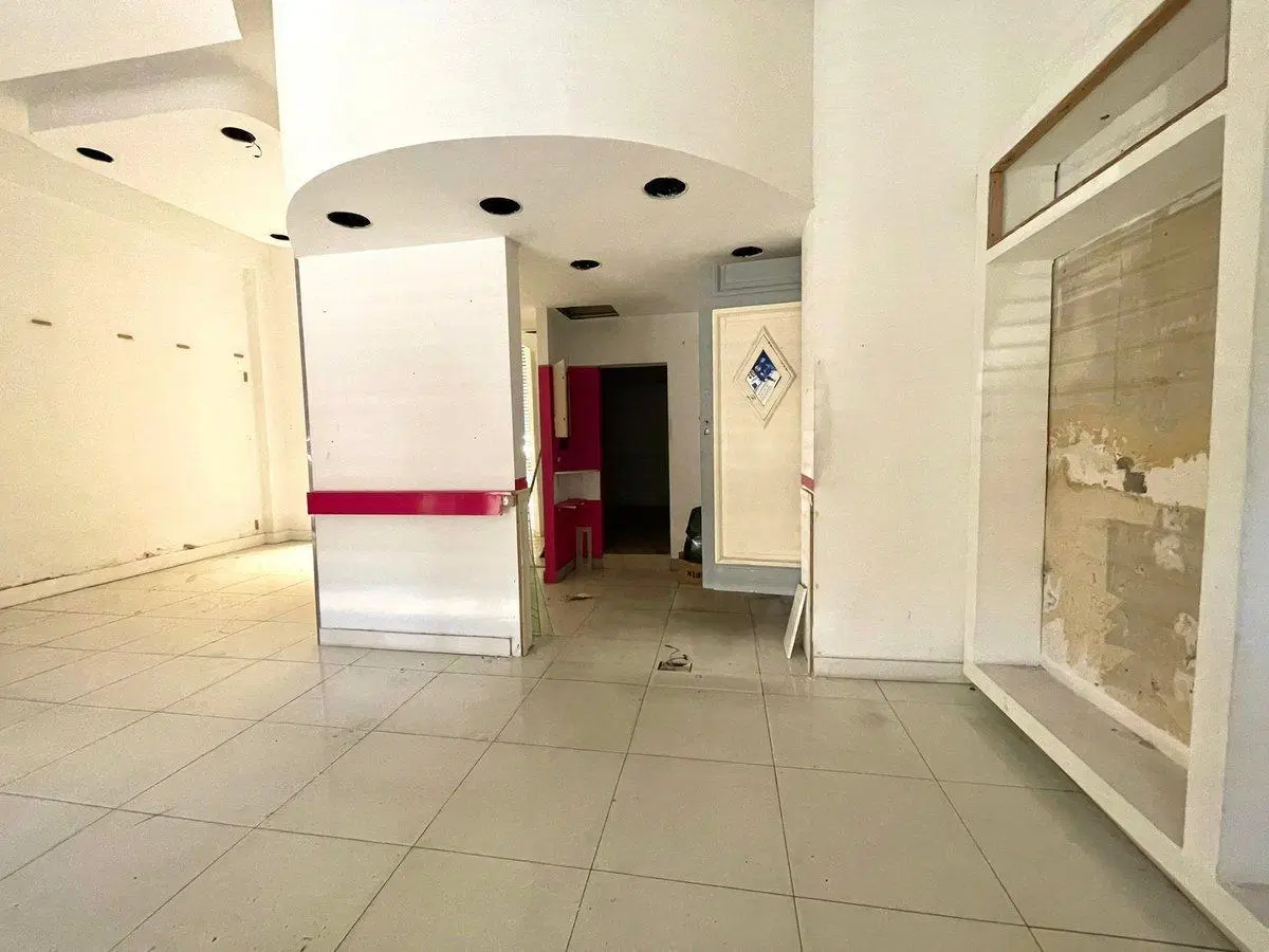 VENDE LOCAL COMERCIAL 70 m2 CUB FLORES 3
