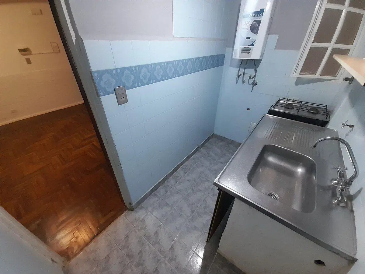 MONOAMBIENTE EN PLANTA BAJA APTO PROFESIONAL 3