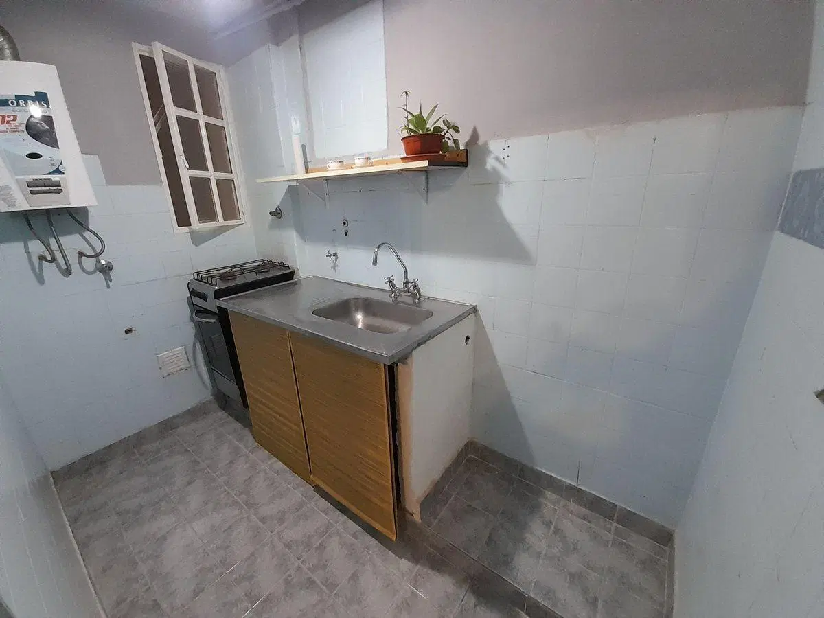 MONOAMBIENTE EN PLANTA BAJA APTO PROFESIONAL 8