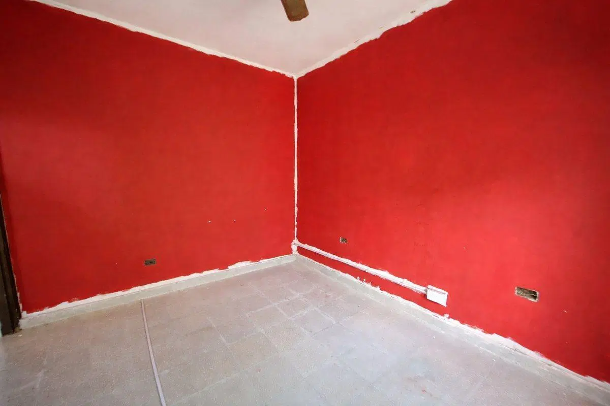 CASA EN VENTA 4 AMB A REFACCIONAR - LOMA HERMOSA 4