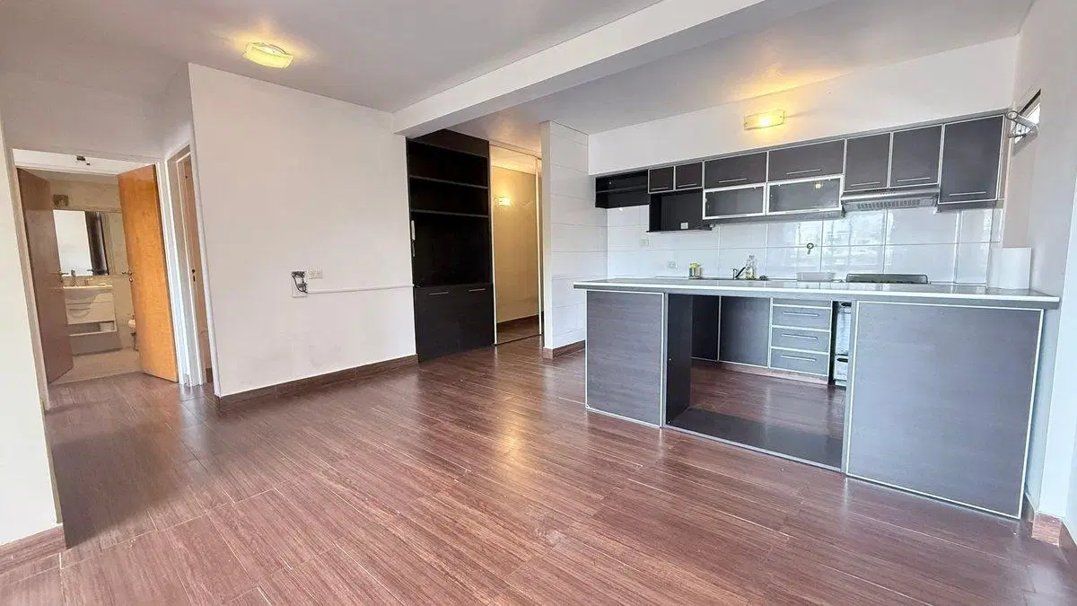 VENDE 3 amb con 2  baños + COCHERA 3