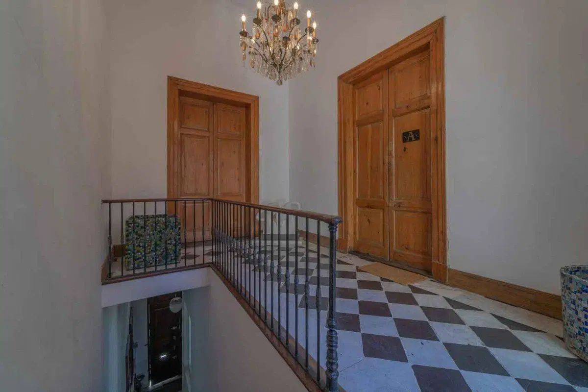 Casa 2 plantas venta Monserrat + local + oficinas 4