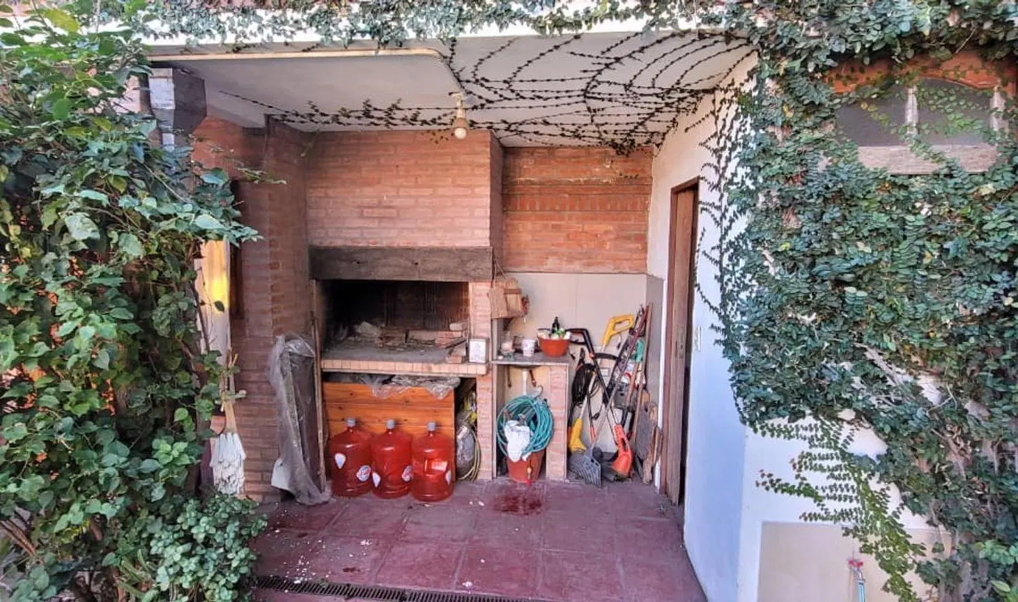 CASA 4 AMBIENTES ,TERRAZA Y COCHERA CUBIERTA 3