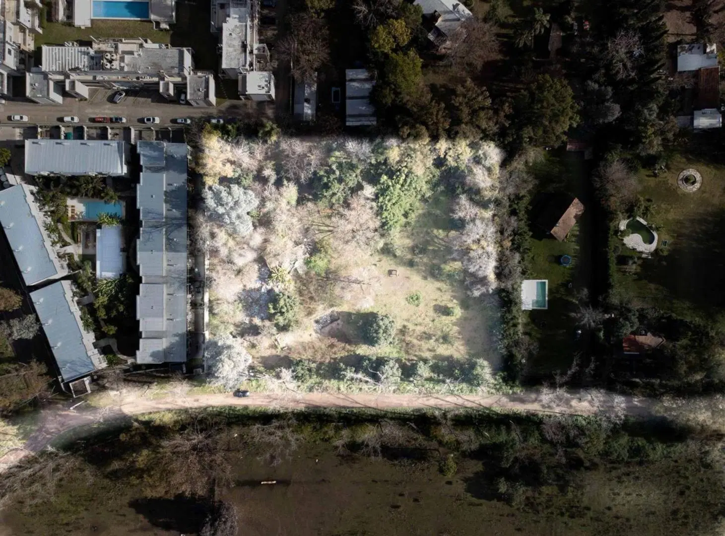 Extraordinario Lote de 7.140 m2 en Del Viso 4