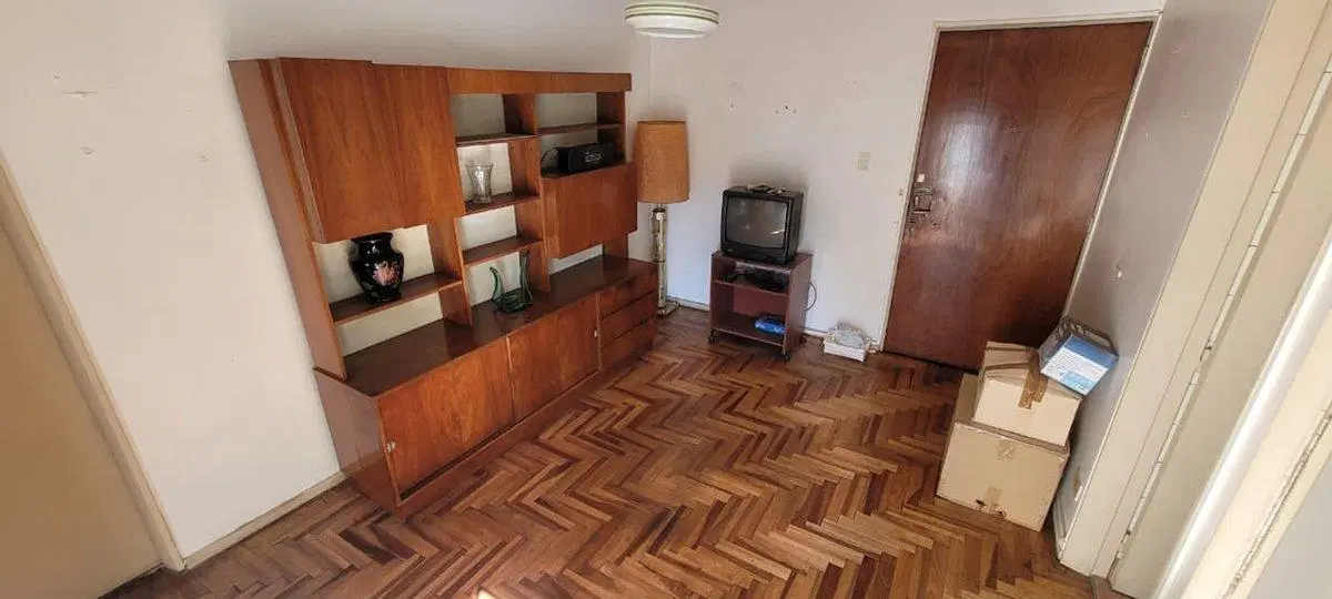 DEPARTAMENTO 2 AMBIENTES CONTRAFRENTE CON COCHERA 3