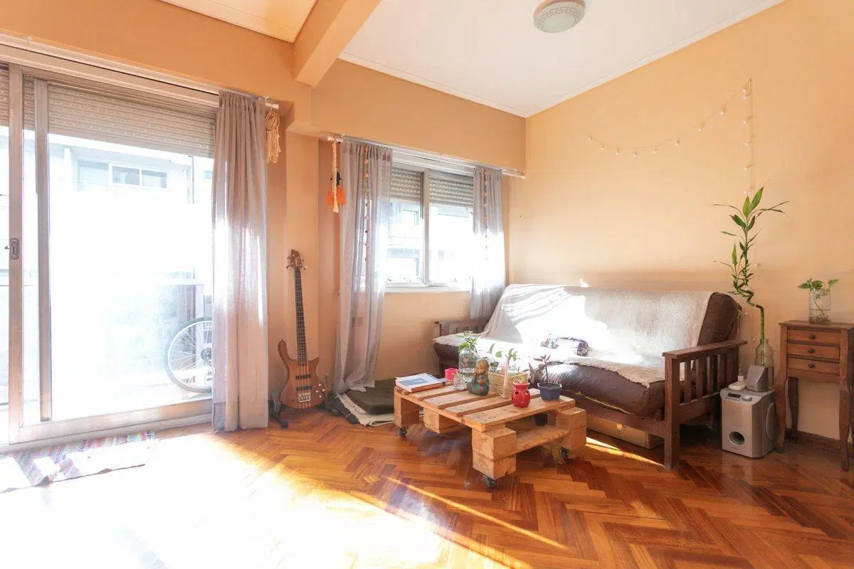 Venta 3 amb Coglhan al frente con balcon PURO SOL 5